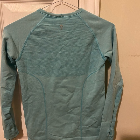 Ivivva shirt long sleeve with thumb holes - Picture 6 of 7